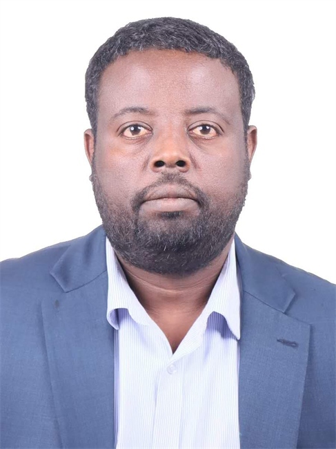 圖為埃塞俄比亞亞的斯亞貝巴大學(xué)政策研究員巴盧·德米西。受訪者供圖