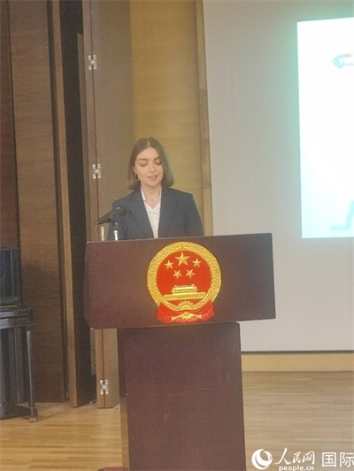 意方學生代表白綺花發(fā)言。人民網記者 鄭彬攝