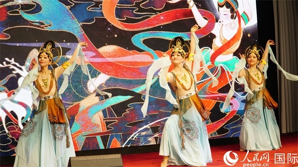 敦煌舞蹈表演。人民網(wǎng) 蔣曉辰攝