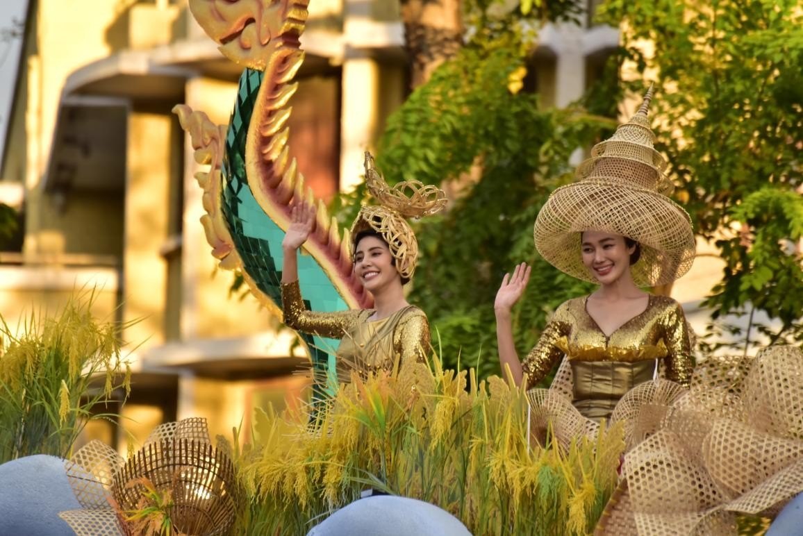 “祝福之河”花車以神龍形象象征水的神圣與豐饒，寓意祈福納祥。泰國國家旅游局供圖