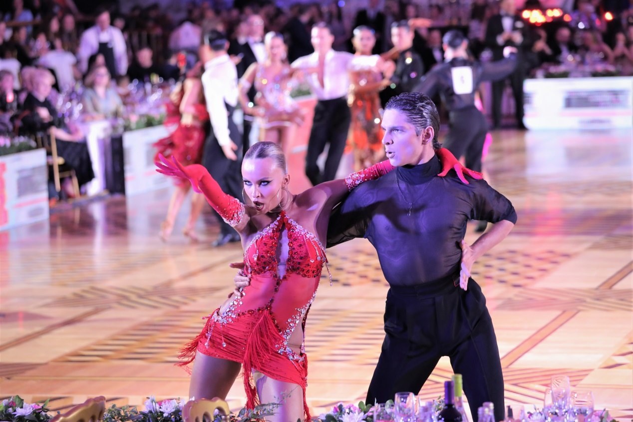 第七屆“克里姆林宮杯”國(guó)標(biāo)舞錦標(biāo)賽現(xiàn)場(chǎng)。于子恒攝