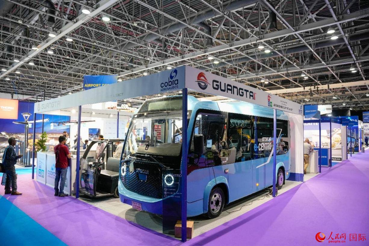 展會展示的電動大巴車。人民網(wǎng)塔里克·易卜拉欣攝