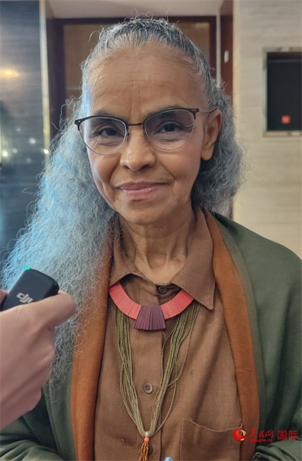 巴西環(huán)境與氣候部部長(zhǎng)瑪麗娜·席爾瓦接受人民網(wǎng)采訪。人民網(wǎng)記者 符園園攝