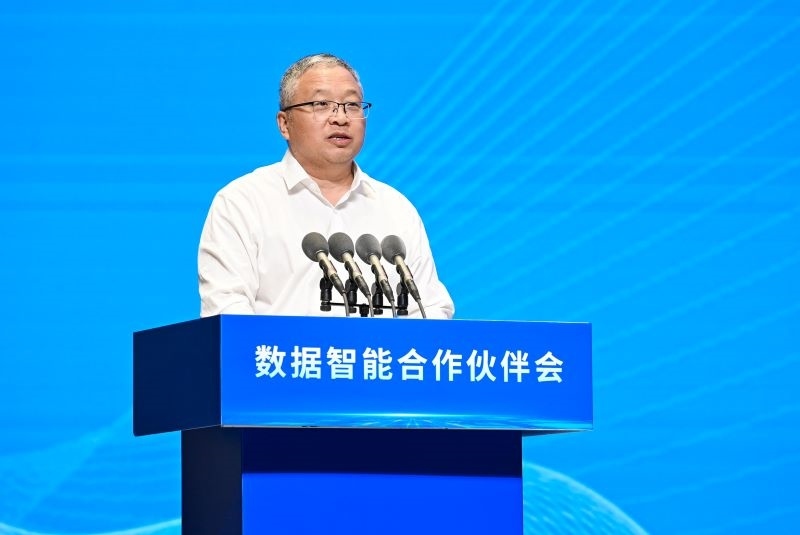 圖為豫資控股集團(tuán)黨委書記、董事長秦建斌。